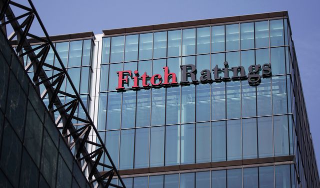 Fitch Ratings, Türkiye'nin kredi notunu yükseltti