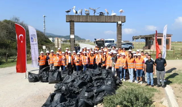 Karacabey’in Yeniköy Sahillerinde gönüllü temizlik hareketi