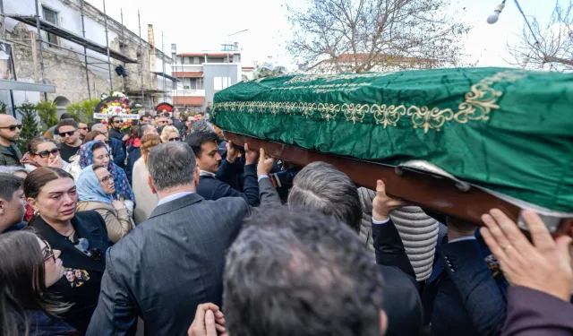 Bolu yangınında hayatını kaybeden Suyolcu ailesi İzmir'de defnedildi