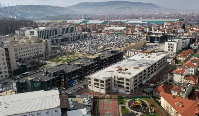 Sakarya’da Sağlık Kampüsü’ne 530 araçlık otopark projesi hızla ilerliyor