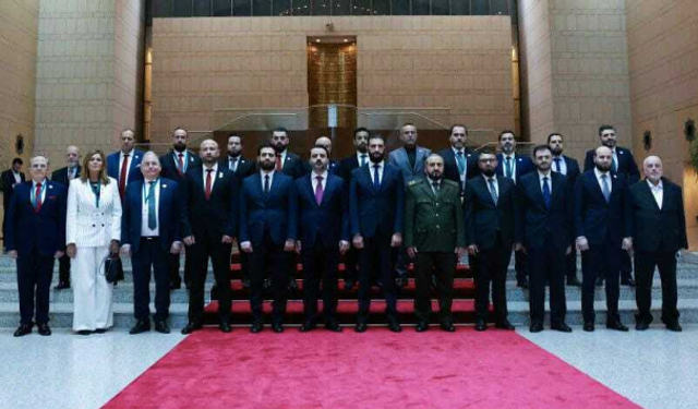 Suriye'de Cumhurbaşkanı Ahmed Şara başkanlığındaki yeni kabine açıklandı