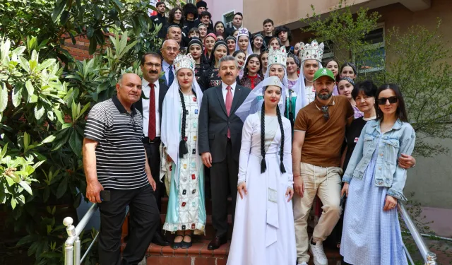 Artvin Valisi Ergün, dost ve kardeş ülke Gürcistan’ın çocuklarını unutmadı