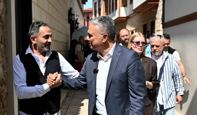 Başkan Uysal, Kaleiçi esnafıyla bir araya geldi