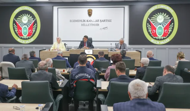 Bilecik Valisi Aygöl muhtarlarla bir araya geldi