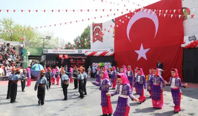 Bursa İnegöl'de dolu dolu 23 Nisan