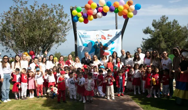 İzmir Güzelbahçe'de 23 Nisan coşkusu