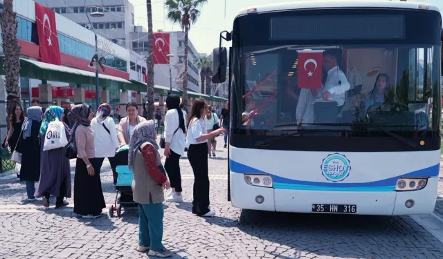 İzmir'de ESHOT sergisi yenilenen tasarımıyla ilgi gördü