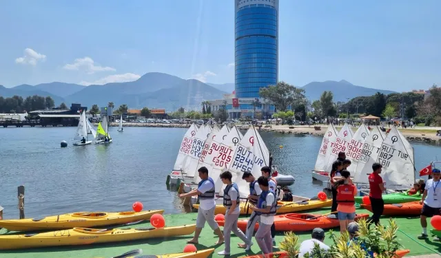 İzmirli çocuklar Su Sporları Şenliği’nde buluştu