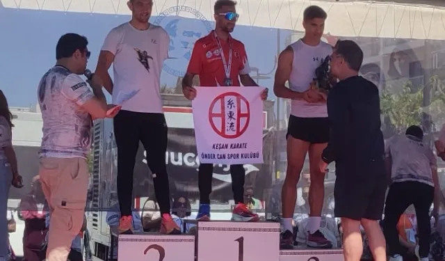 Keşanlı sporcu Troya Yarı Maratonu’nda şampiyon oldu