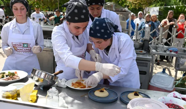 Manisa'da liseler arası yemek yarışması heyecanı