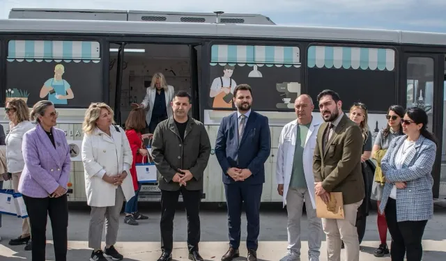 Mobil Barista Otobüsü Kuşadası’nda da gençlere ulaştı