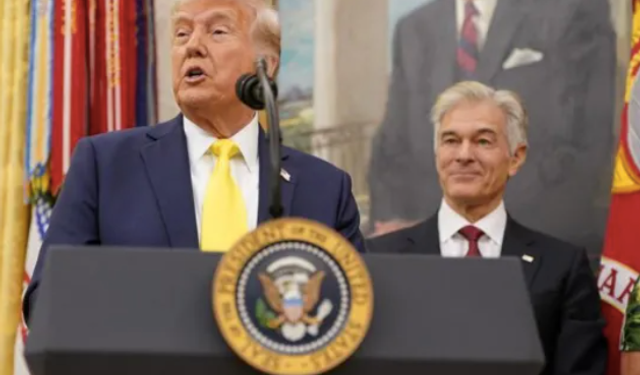 Türk kalp cerrahı Mehmet Öz, Trump'ın katıldığı törenle görevine başladı