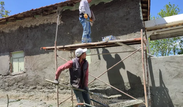 Bilecik'te mahalleli el ele verdi, cami baştan sona yenilendi