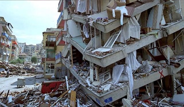 17 Ağustos 1999 depremi...Sesimi duyan var mı!