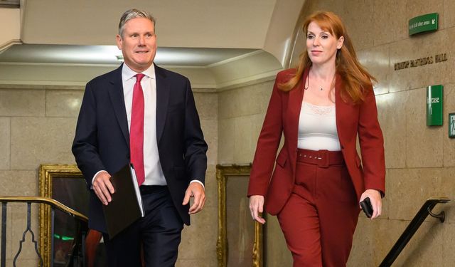 İngiltere Başbakan Yardımcısı, 40 bin sterlin eksik vergi ödediğinin ortaya çıkması üzerine istifa etti
