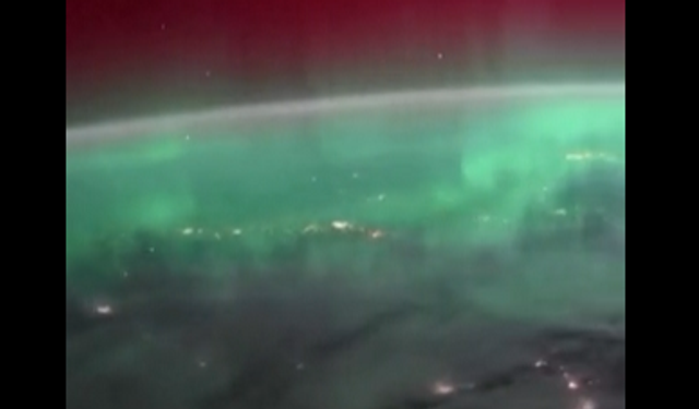 NASA, Kuzey Işıkları'nın uzaydan nasıl göründüğünü paylaştı