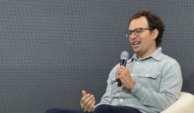 “Bir tür olarak kim olduğumuzu sınayacak, hem çalkantılı hem de kaçınılmaz bir geçiş dönemine girdiğimize inanıyorum"