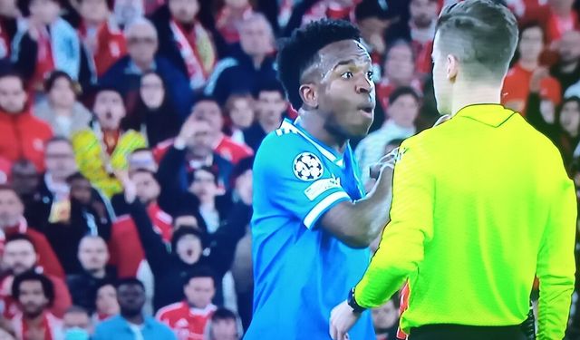 Irkçı davranış sebebiyle Benfica-Real Madrid maçında oyun durdu