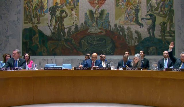 Çin ve Rusya’dan Hürmüz Boğazı vetosu