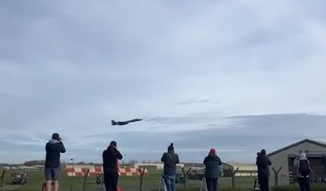 ABD, İngiltere RAF Fairford üssündeki tüm bombardıman uçaklarını geri çekti