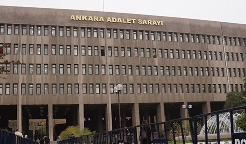 Yurt dışından Türkiye’ye soktukları araçlara, depremde hasar görmüş araçların şase numaralarını işlemişler