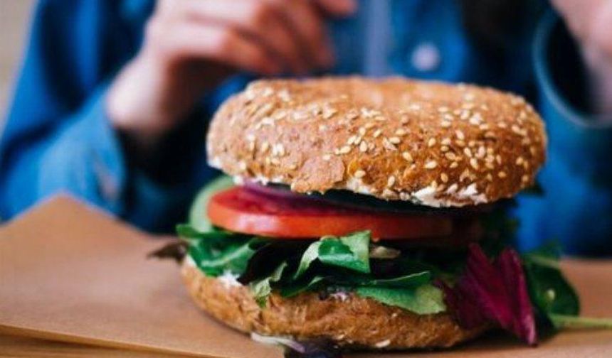 Yeni çalışma: Yeme bozuklukları, yıllar sonra bile ciddi sağlık sorunları riskini artırabilir