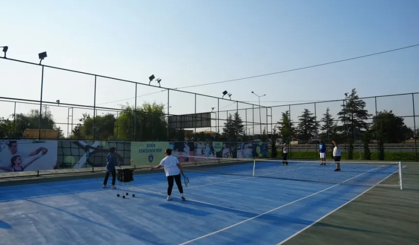 Eskişehir’de yetişkinler için tenis kayıtları başlıyor