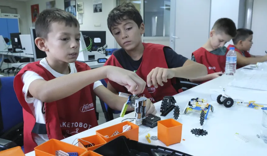 Geleceğin tasarımcıları BUTGEM'de yeteneklerini keşfetti