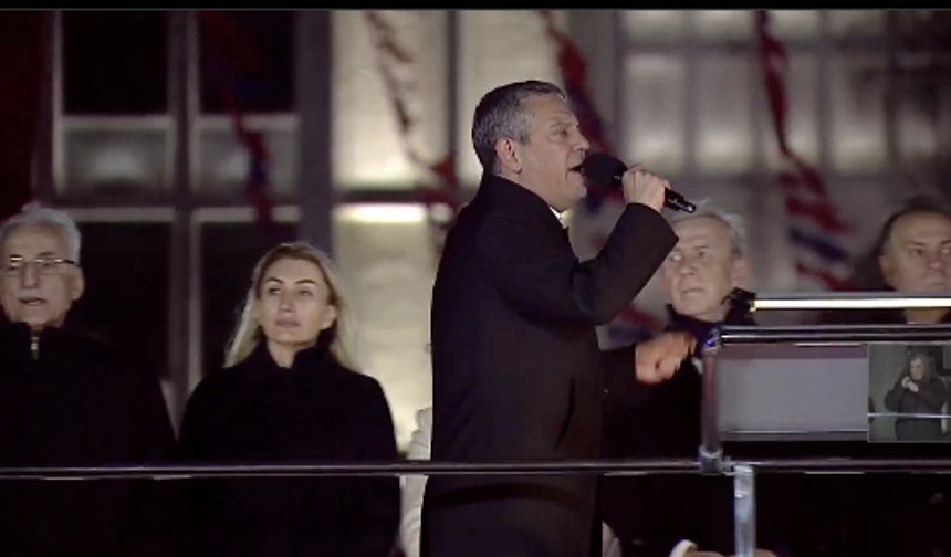 CHP lideri Özel: Verdiğimiz mücadele parti mücadelesi değildir. Bir cephe olarak demokrasi mücadelesidir