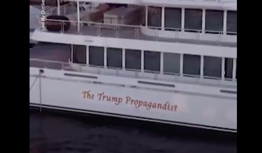 Teknoloji milyarderi Larry Ellison'ın süper yatına "Trump Propagandacısı" etiketi