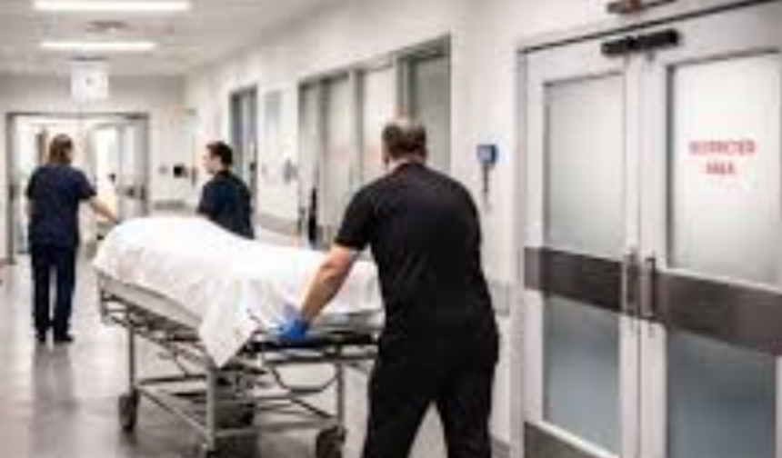 Yetkililer, Kent'te hızla yayılan menenjit salgınının benzeri görülmemiş olduğunu söyledi