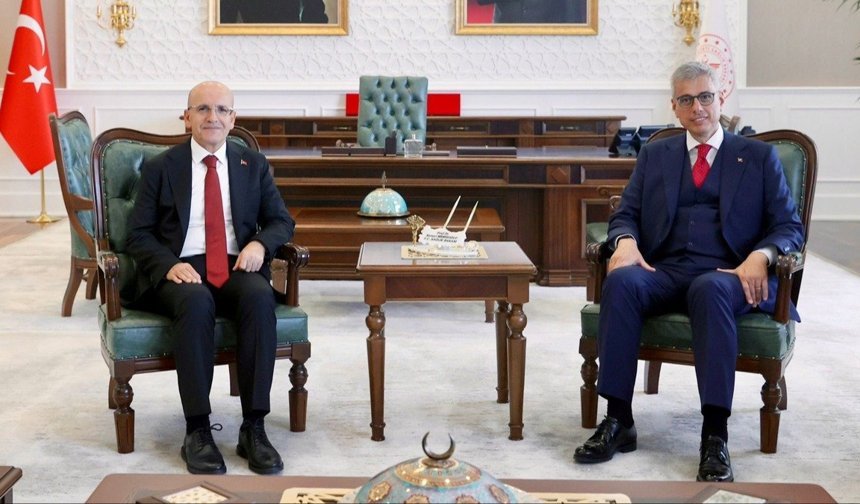 "Lokomotif" açıklamaları: Şimşek, "savunma" dedi, Memişoğlu, "sağlık sektörünü" işaret etti