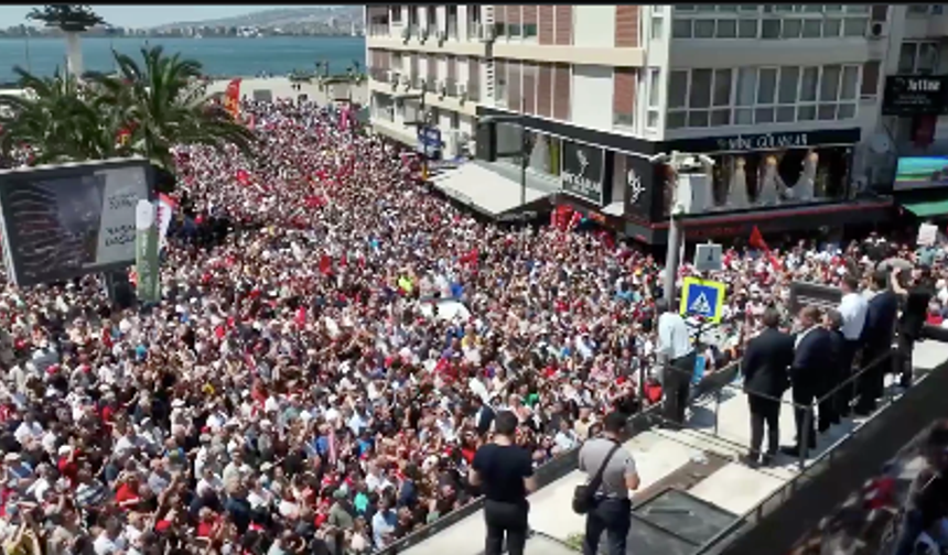 Özel, İzmir'de: İlk kez bugün bu sokaklarda büyük bir öfke görüyorum!