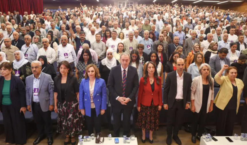 DEM Parti,  siyasi partiler mevzuatından kaynaklanan süre nedeniyle kongresini yaptı; Değişim daha sonra