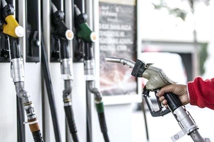 Benzin ve LPG'de ÖTV kademeli artırılacak; 4,27 TL zam yapıldı. Vergi artışları Kasım ve Aralık'ta devam edecek