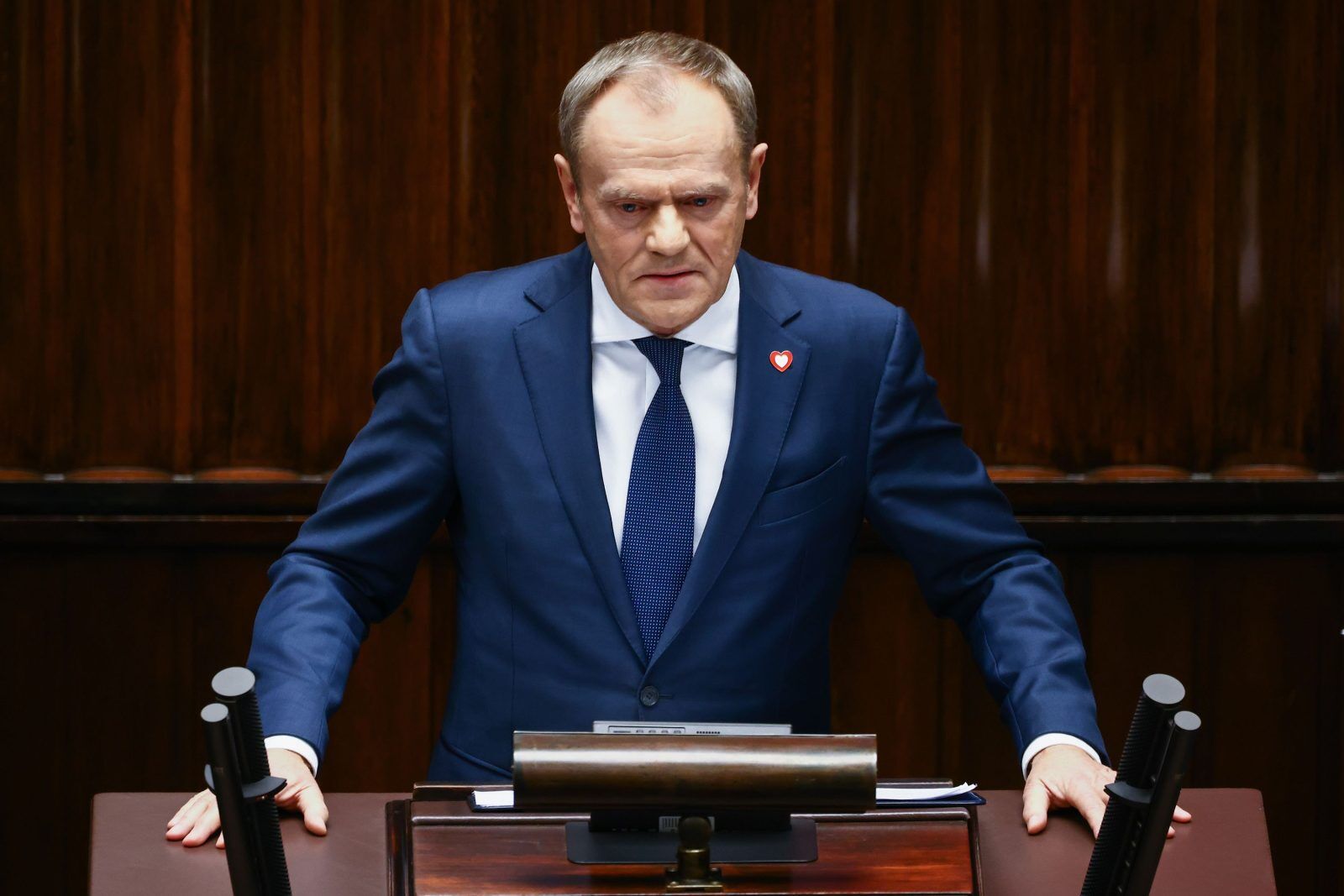 Лешек Миллер призвал Дональда Туска прекратить пугать поляков