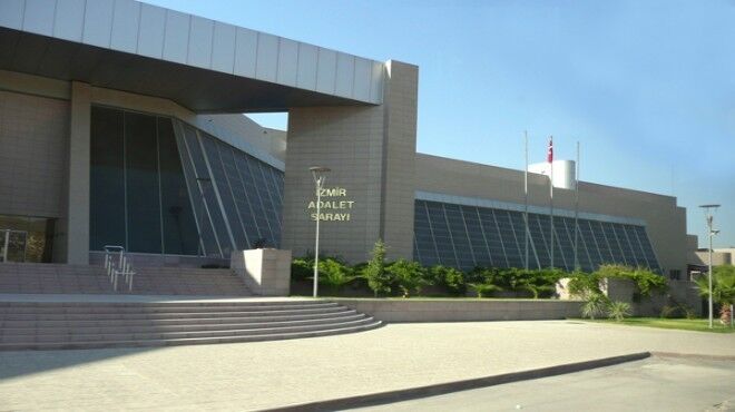 İzmir Bayraklı Belediyesi'ne "önceki dönem" soruşturması; 45 kişi gözaltına alındı