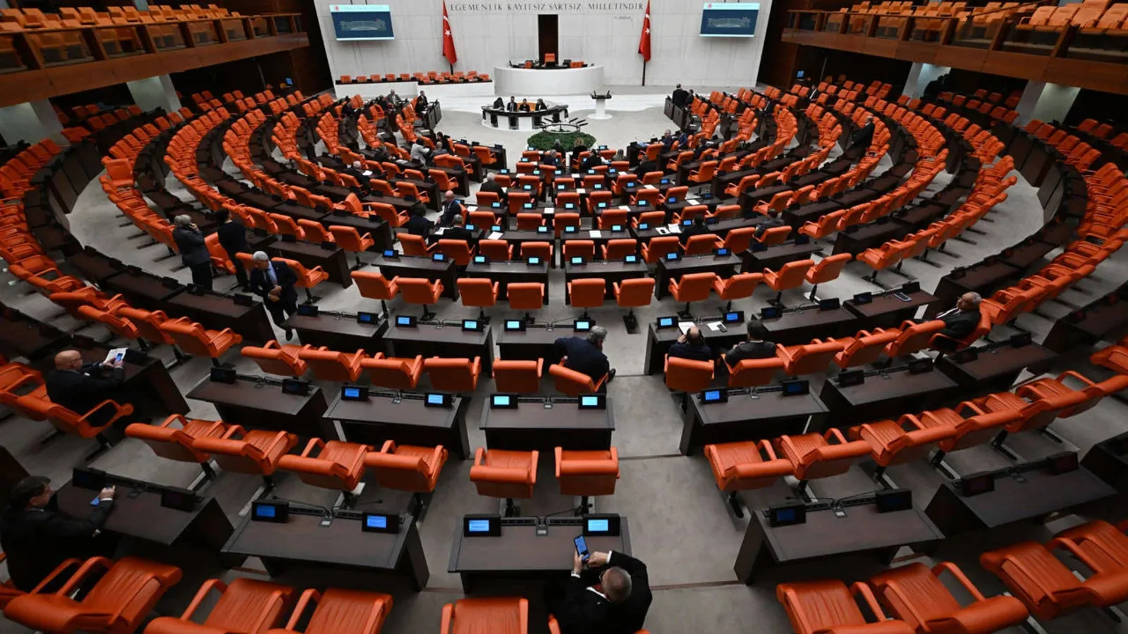 TBMM oturumunda 76 sahte oy pusulası tartışması