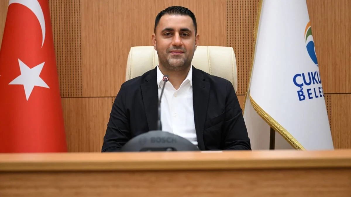 İçişleri Bakanlığı: Çukurova Belediye Başkanı Emrah Kozay, görevden uzaklaştırıldı